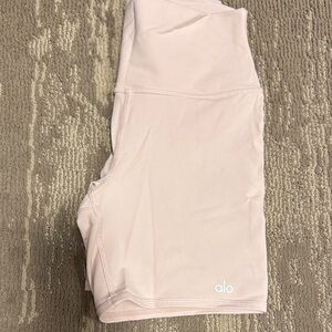 ALO Yoga Women's Light Pink Bike Shorts